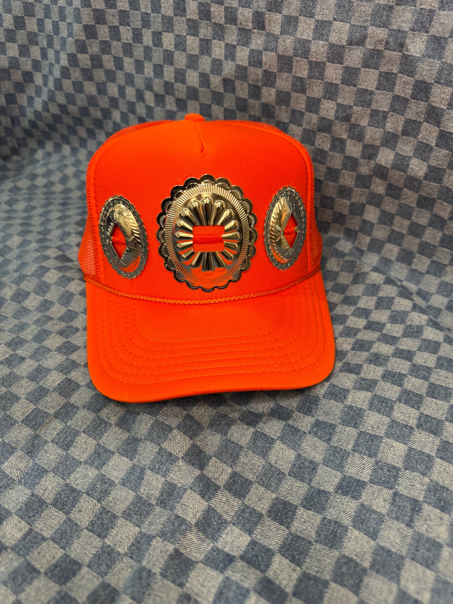 Multiple styles/colors available -The big conch