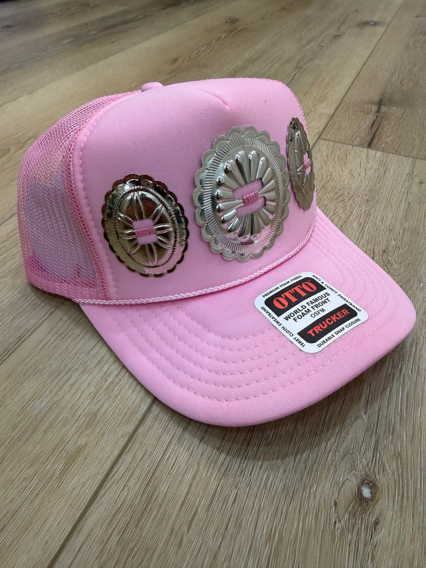 Multiple styles/colors available -The big conch