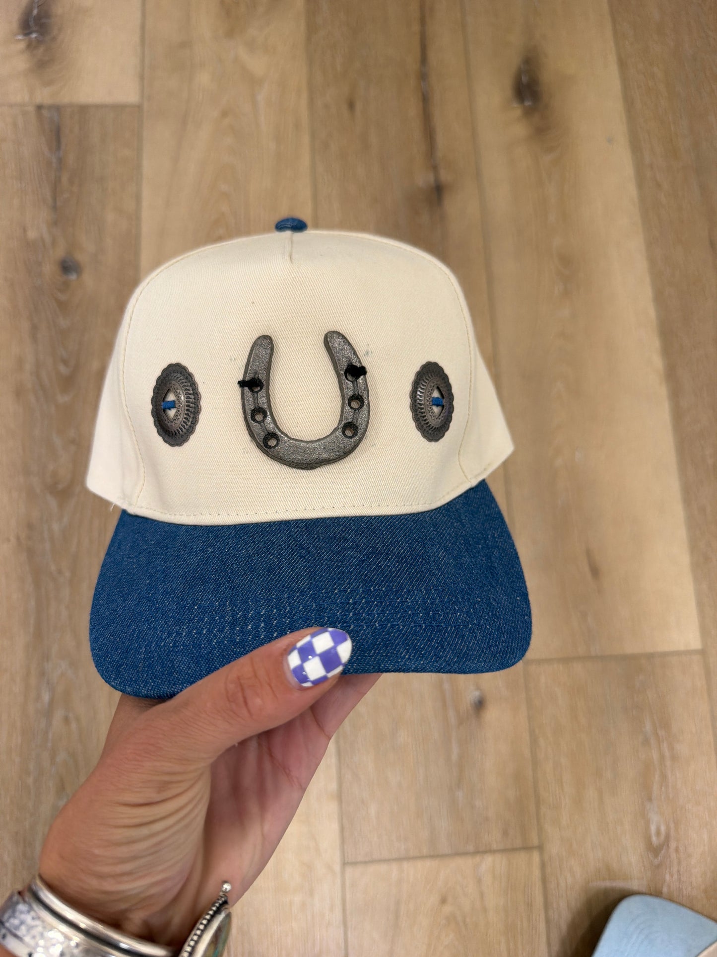 Horseshoe concho cap blue denim