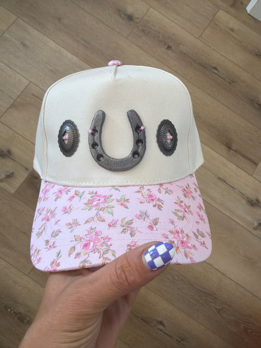 Horseshoe concho cap pink floral